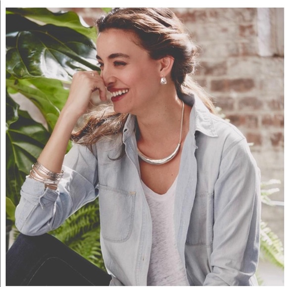 Chloe and Isabel La Lune Sculpted Collar Necklace and Hoop Earrings Set - Picture 9 of 11